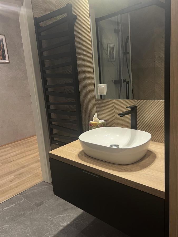 Amsterdam - Nowy Apartament W Centrum Z Prywatnym Zadaszonym Parkingiem Nowy Targ Buitenkant foto